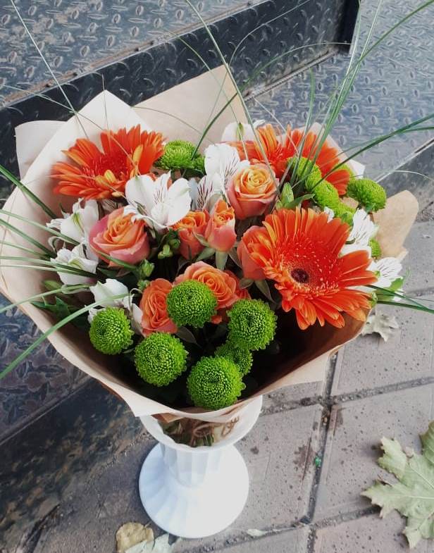 Букет цветов из: Герберы, Хризантемы, Альстромерии и Розы в Уруссу