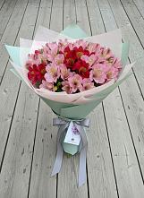 Букет цветов из:  Альстромерии в Уруссу