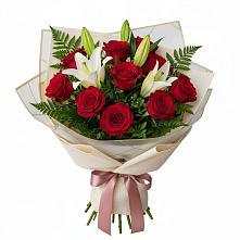 Букет цветов из:  Лилии и Розы в Уруссу