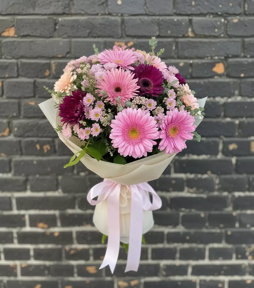 Букет цветов из: Герберы и Хризантемы в Уруссу