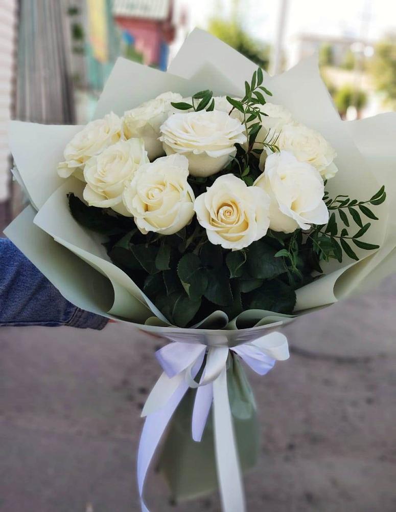 Букет Белые розы Проуд в Уруссу