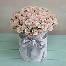 Цветочная композиция из Розы в шляпной коробке в Уруссу