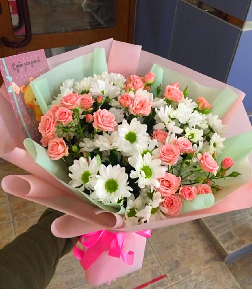 Букет цветов из: Розы и Хризантемы в Уруссу