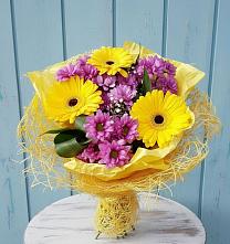 Букет цветов из:  Хризантемы и Герберы в Уруссу