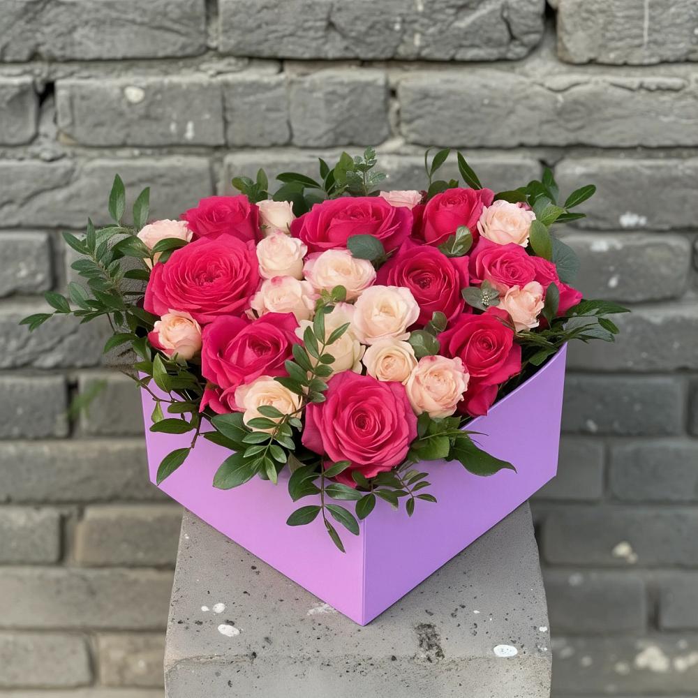 Цветочная композиция из Розы в коробке в Уруссу