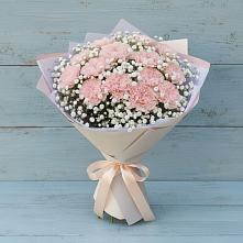 Букет цветов из:  Гвоздики в Уруссу