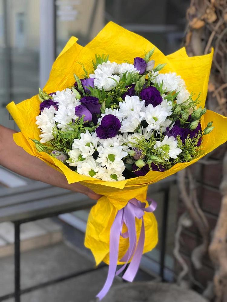 Букет цветов из: Ирисы, Хризантемы и Ромашки в Уруссу