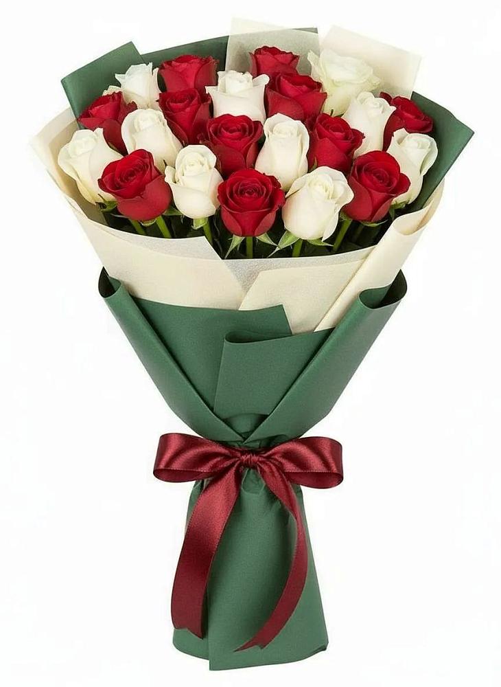 Букет Микс из красных и белых роз в Уруссу
