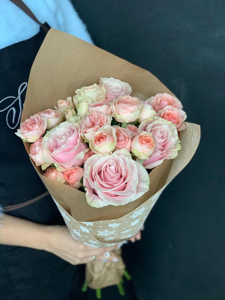 Букет цветов из: Хризантемы и Розы в Уруссу