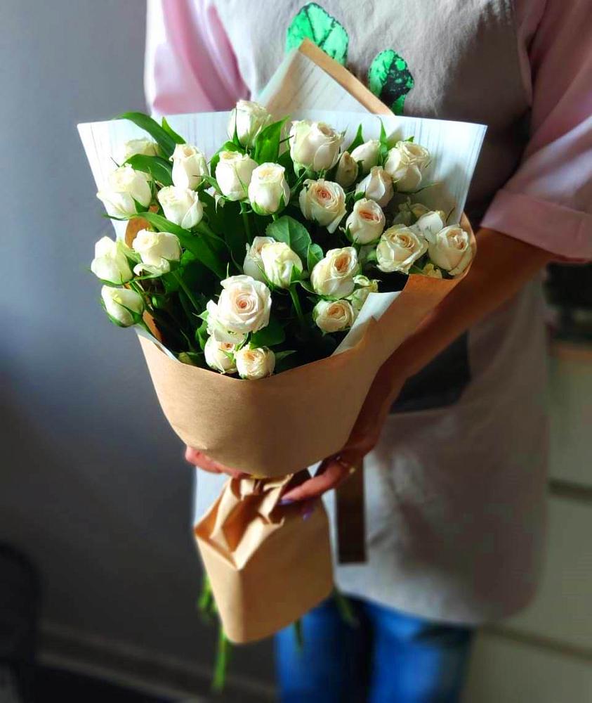 Букет цветов из: Розы в Уруссу