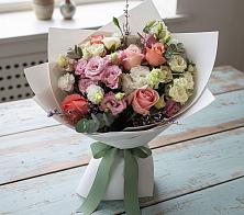 Букет цветов из:  Розы, Лизиантусы и Гвоздики в Уруссу