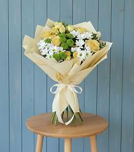 Букет цветов из:  Хризантемы и Розы в Уруссу