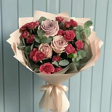 Букет цветов из:  Гвоздики и Розы в Уруссу