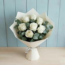 Букет Белые розы в Эвкалипте в Уруссу