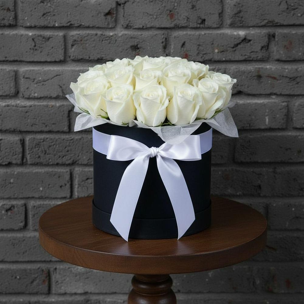 Цветочная композиция из Розы в шляпной коробке в Уруссу