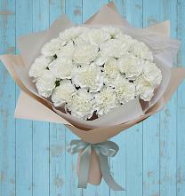 Букет цветов из:  Гвоздики в Уруссу