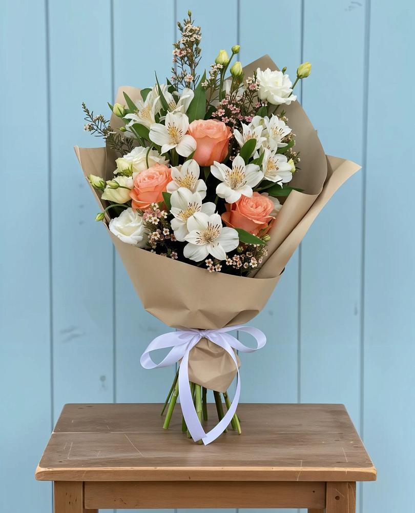 Букет цветов из: Альстромерии, Лизиантусы, Розы и Хризантемы в Уруссу